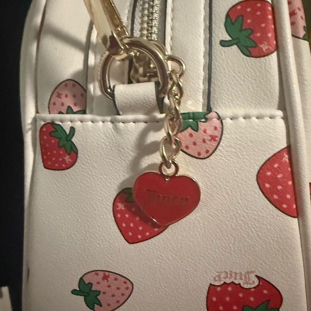 Juicy Couture Exclusive “Sweet and Juicy” Bowler Bag Strawberry Print Crossbody! - Picture 9 of 11